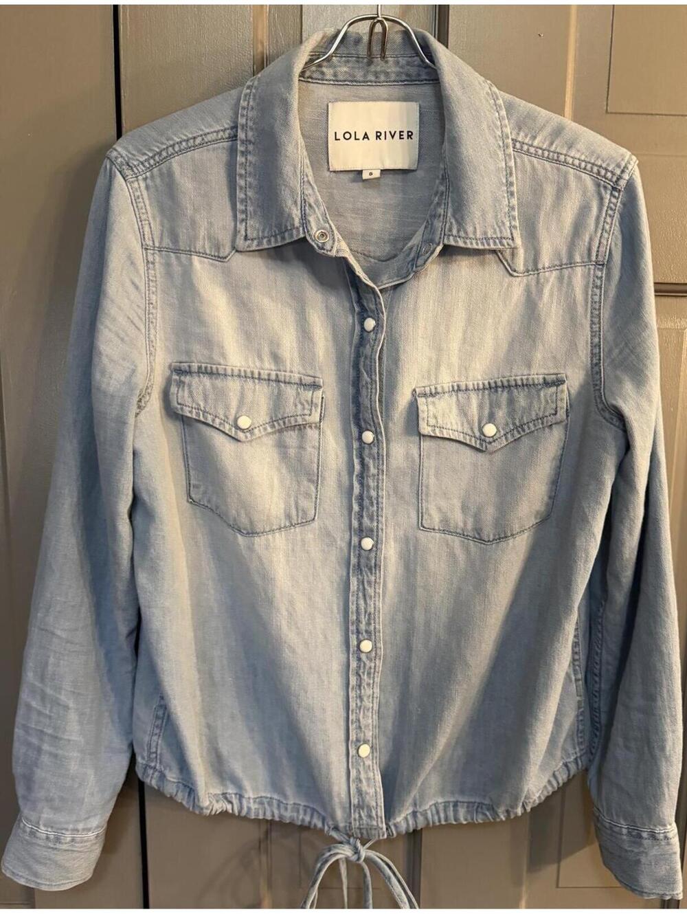 Lola River Light Wash Denim Button  Shirt Size Small